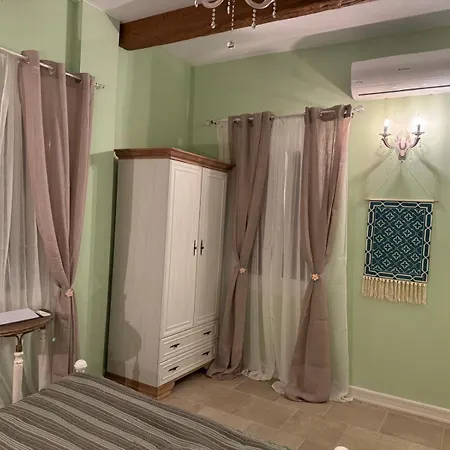 Carmen Ground Floor With Terrace - Lägenhet